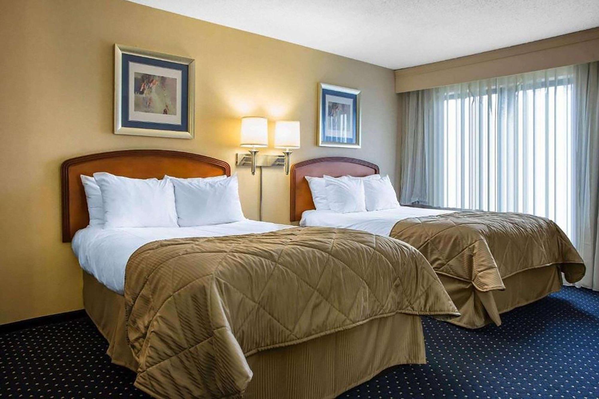 Howard Johnson By Wyndham Merrillville Exterior photo